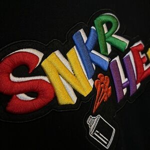 SNKR HEAD EMBROIDERED HOODED SWEATSHIRT